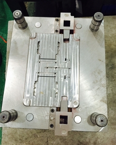 外殼塑料模具201330，深圳塑膠模具廠，精密模具加工